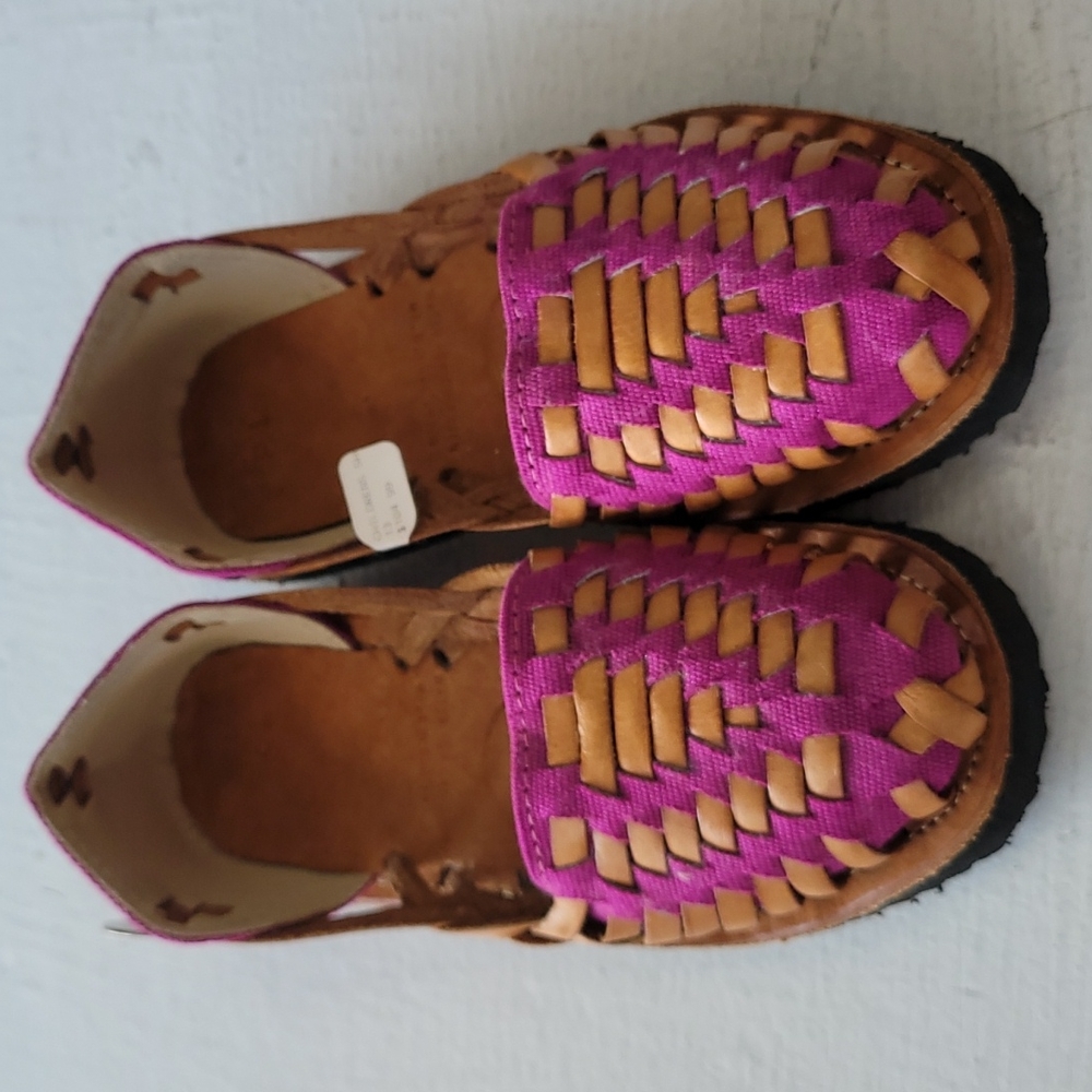 Children's HUARACHES Magenta Woven sandals